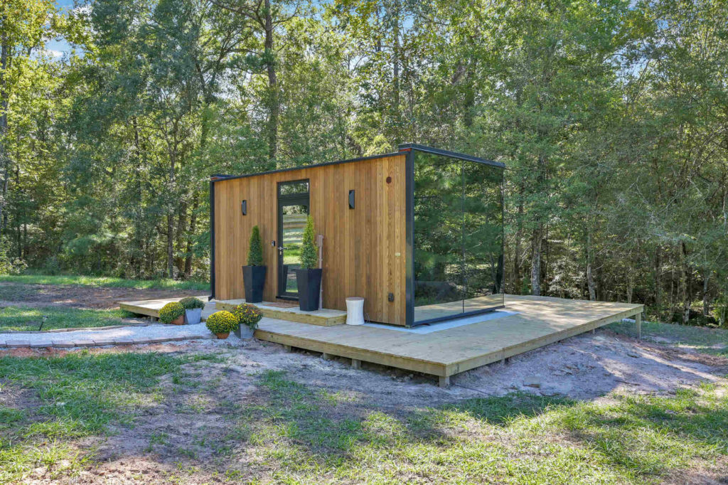 Cameron Ranch Glamping Mirror Cabin 