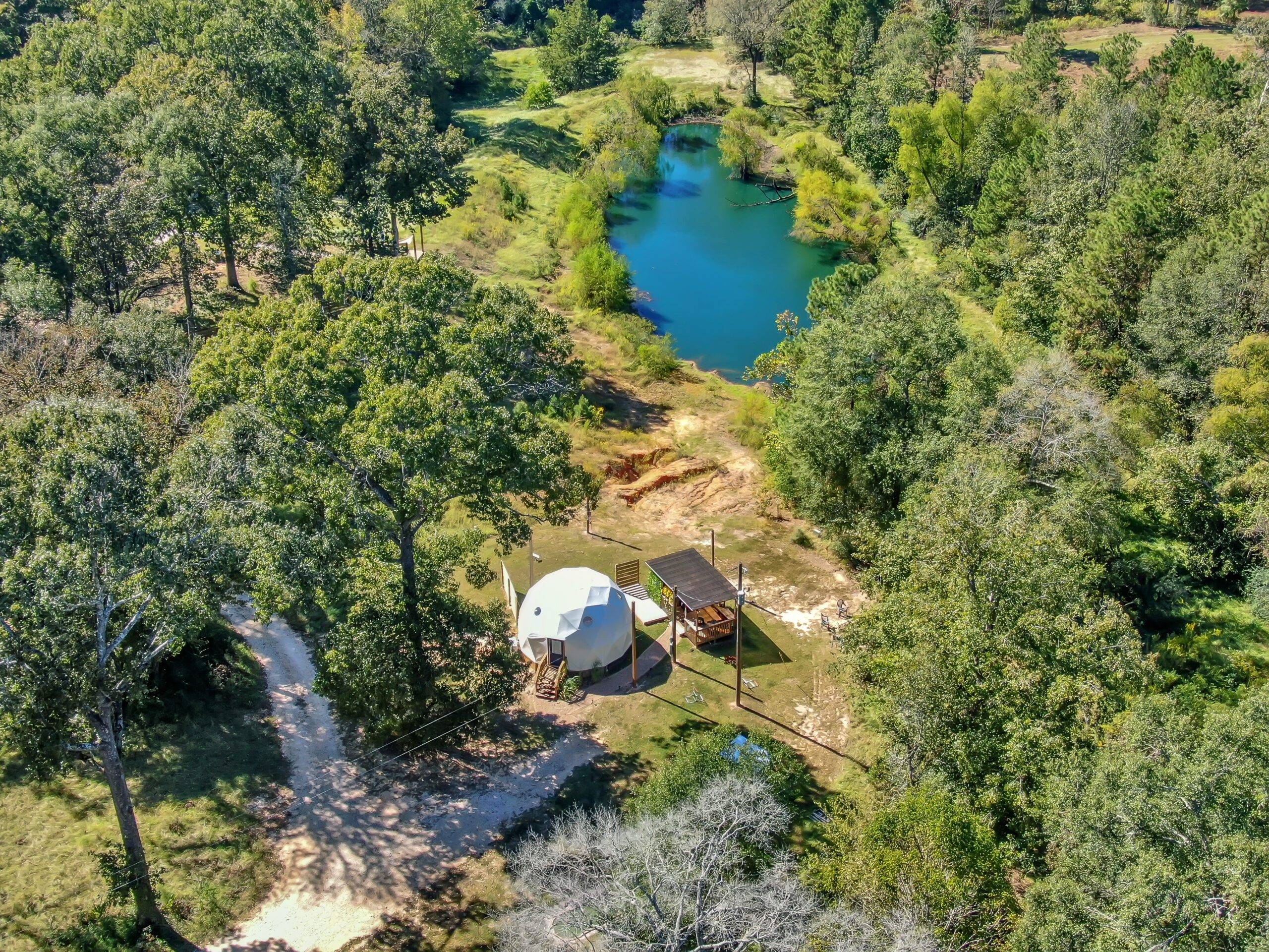 Romantic Geo Dome Glamping Near Houston – Coldspring Retreat